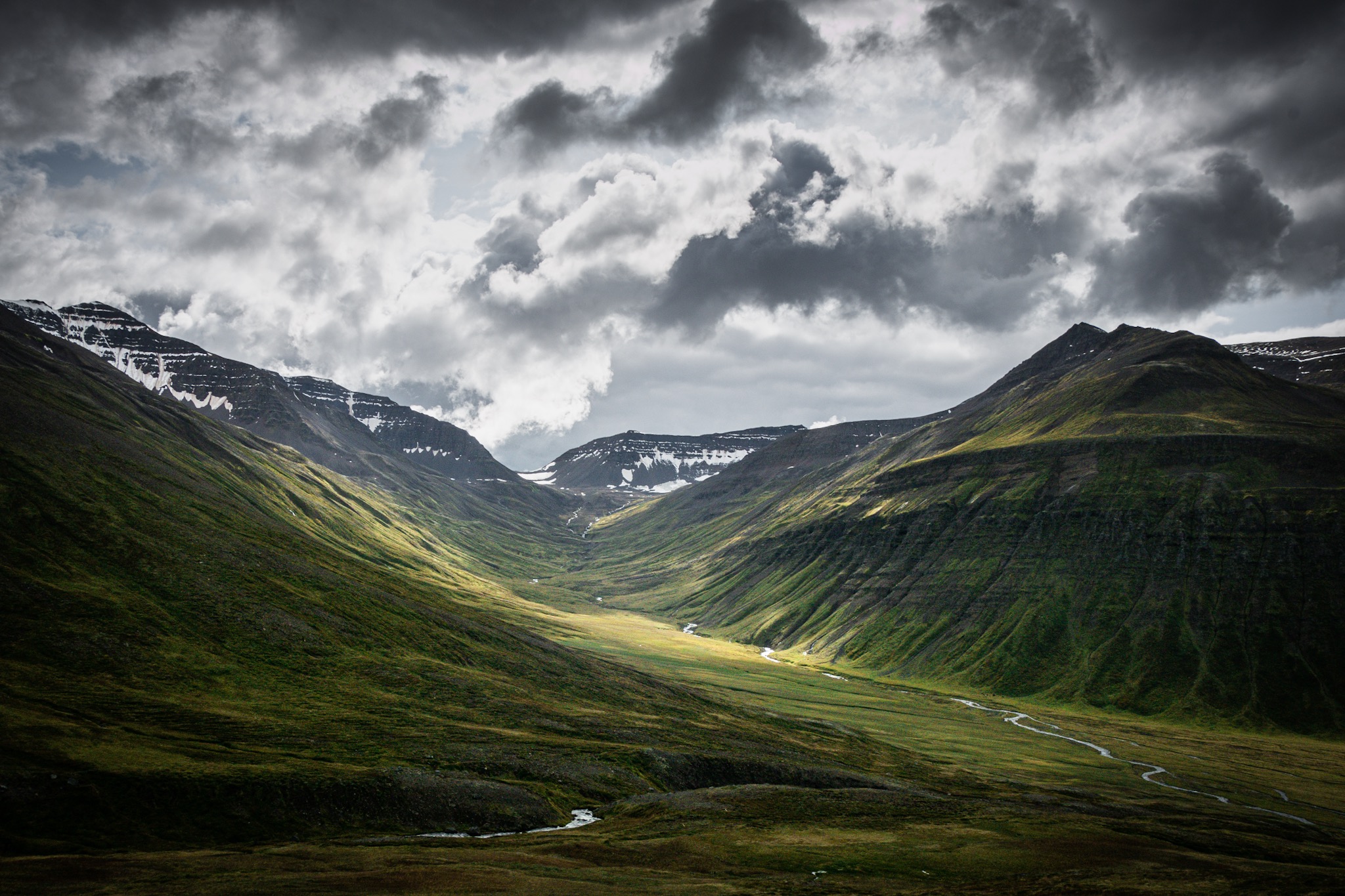Montagnes de la péninsule Tröllaskagi au Nord au l'Islande © Claire Blumenfeld