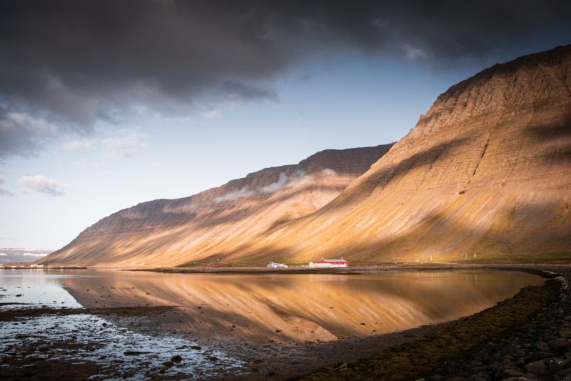 The Ísafjörður fjord in northwestern Iceland © Claire Blumenfeld