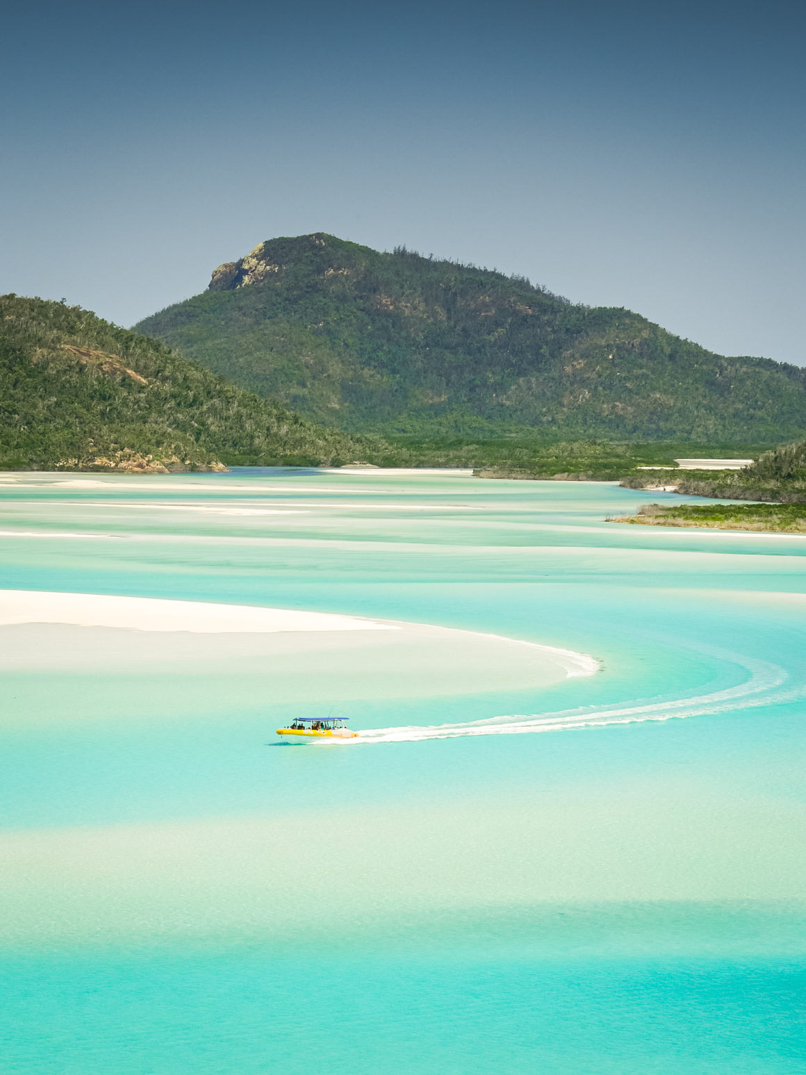 Whitehaven beach, Queensland, Australia © Claire Blumenfeld