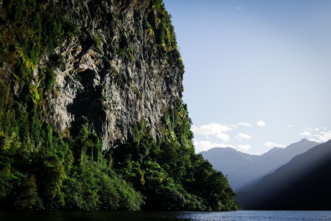 Doubtful Sound dans le Fiordland, Île du Sud, Nouvelle-Zélande © Pauline