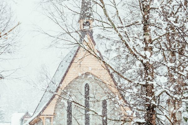 Un des églises de Chamonix, France © Claire Blumenfeld